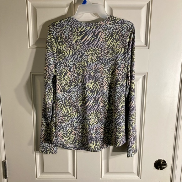 No Boundaries long sleeve t-shirt - Picture 3 of 5